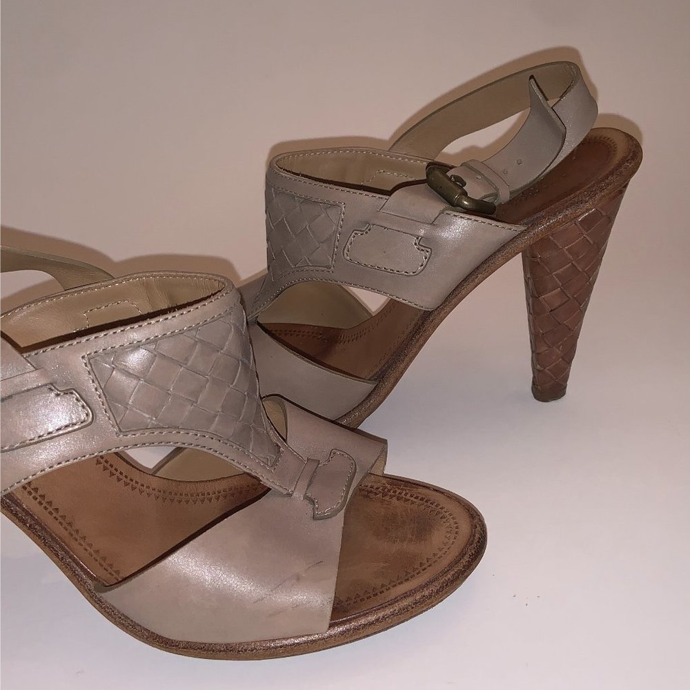 Bottega Veneta Gray Taupe Intrecciato Woven Leather Heels Sandals Shoes EU38 US8